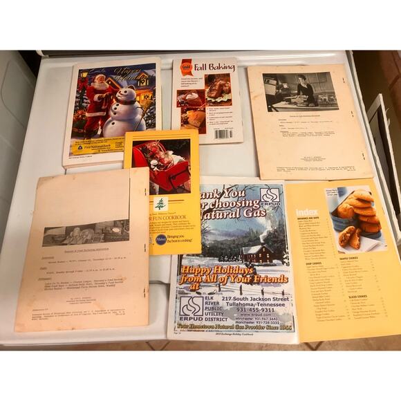 Assorted Vintage Holiday Christmas Cookbooks, Magazines, Fall, Holiday, Sweets - Picture 2 of 8